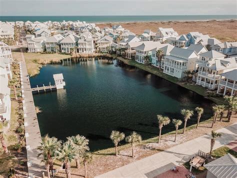 Cinnamon shores - Check in at Cinnamon Shore and float away on Cloud Nine. Short-Term Registration #374885 PET FRIENDLY PROPERTY *Pet Allergen Alert* - Pets allowed 25lbs or less - $200 Non-Refundable Cleaning Fee and additional $500 Refundable Security Deposit, additional fees may be incurred if there is significant wear or damage of the home. 